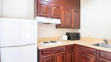 Fridge, microwave, stovetop