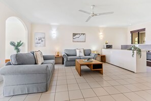 Apartment - Salt Sand Retreat 1BR Resort Spa (Cairns)