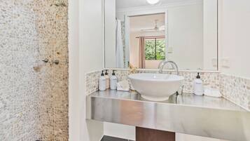 Apartment | 1 bedroom, Internet