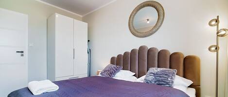 Apartemen Comfort (WH 124) | Setrika/meja setrika, Wi-Fi gratis, dan seprai linen