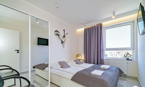 Comfort Apartment (WH 417) | Iron/ironing board, free WiFi, bed sheets
