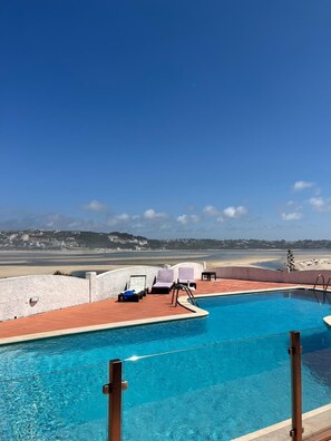 Outdoor pool - Anchor House (Vau Obidos)
