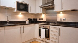 Apartment, Non Smoking, Kitchen | Private kitchen - Still Life Clerkenwell Executive (London)