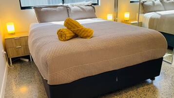 Travel cot, free WiFi, bed sheets