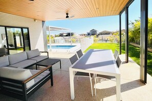 Outdoor dining - Haven 24 - Marina Home (Exmouth)