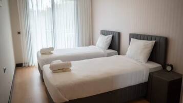 Family Condo, 3 Bedrooms, Kitchen, City View | Desk, laptop workspace, iron/ironing board, free WiFi