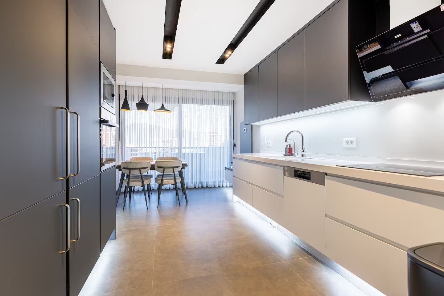 Family Condo, 3 Bedrooms, Kitchen, City View | Private kitchen