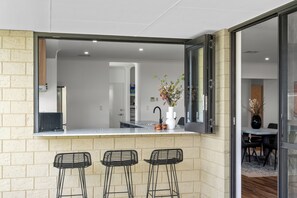 Dining - Spacious Family Coastal Retreat, 4BR, BBQ (Dunsborough)