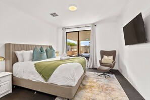 4 habitaciones, escritorio, tabla de planchar con plancha y wifi gratis 