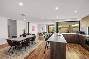 Interior - Spacious Family Coastal Retreat, 4BR, BBQ (Dunsborough)