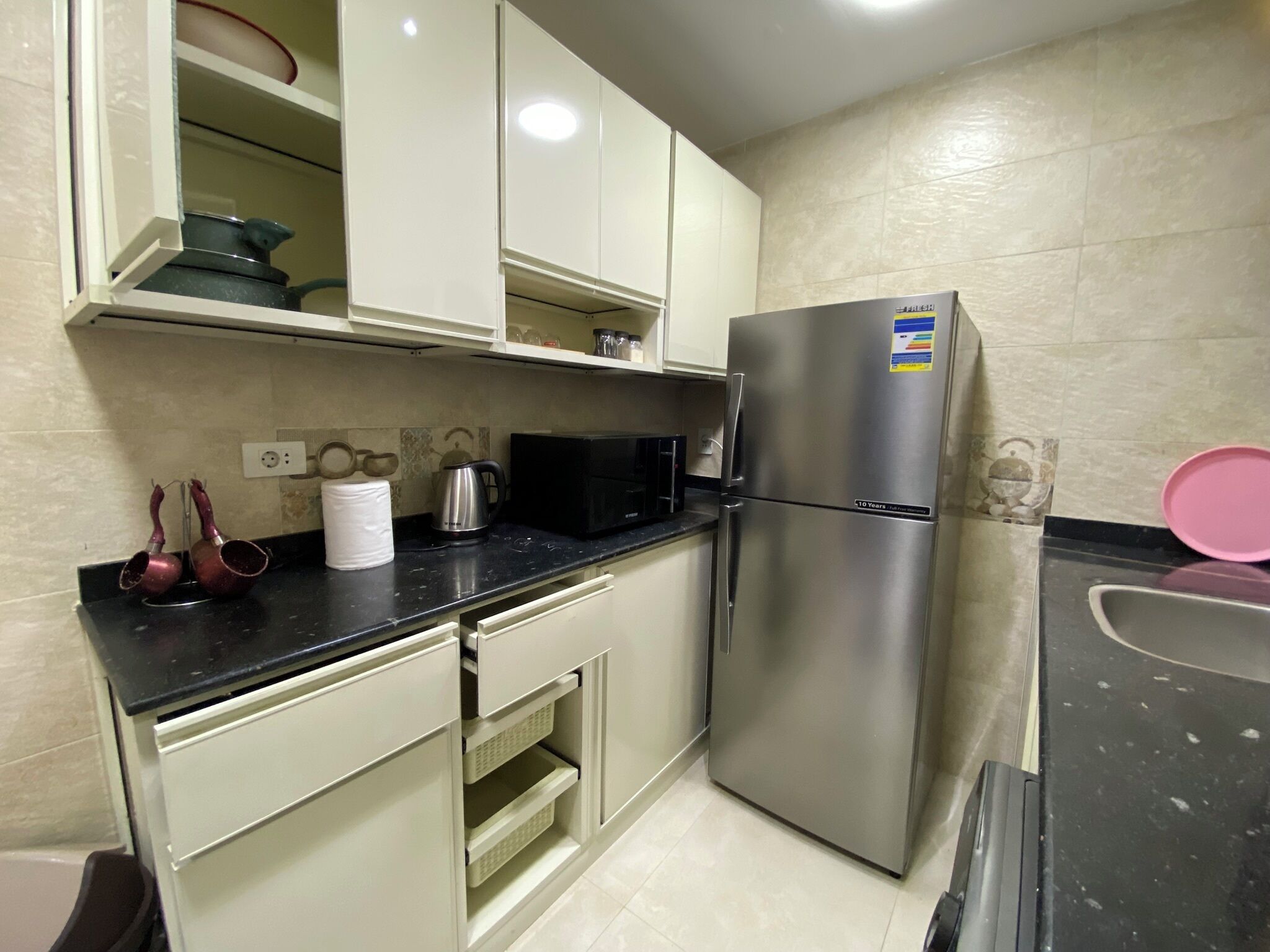 尊荣公寓, 3 间卧室, 花园景观 | 私人厨房 | 大冰箱、微波炉、烤箱、炉灶