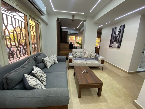 Reception - Memphis Cairo Residence (Cairo)