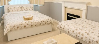 The RS Inn Cozy Homestay Premium Private Rooms Near Birmingham International Train Station, Airport, NEC For Company, Contractor and Leisure Stays - HS2, JLR Large Onsite Secure Parking