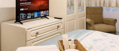 Comfort Double Room | Iron/ironing board, free WiFi