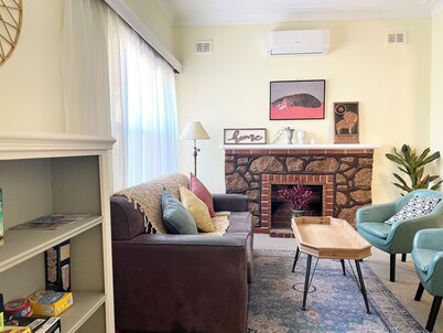 Beautiful 3 bedroom home. Central Murray Bridge. Oval view. Walk to Murray River