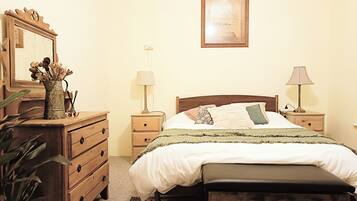 3 habitaciones, escritorio, wifi gratis y ropa de cama