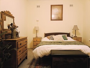 3 slaapkamers, een bureau, een strijkplank/strijkijzer, gratis wifi