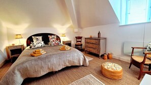 1 bedroom, iron/ironing board, WiFi, bed sheets - COSY CHAMBER - Air-conditioned SUITE (Sancoins)