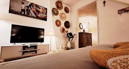 COSY CHAMBER - Air-conditioned SUITE