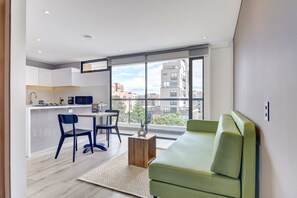 Apartment | 1 bedroom, Internet - w Compelling 1BR w Balcony in Santa Barbara (Bogotá)