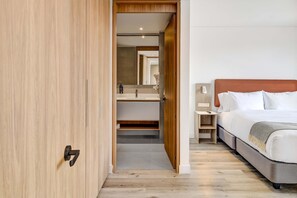 Apartment | 1 bedroom, Internet - w Compelling 1BR w Balcony in Santa Barbara (Bogotá)