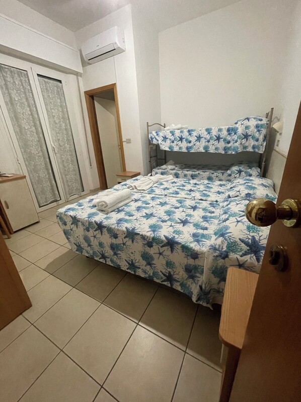 Quadruple Room, Balcony - Hotel Vienna Rivazzurra (Rivazzurra)