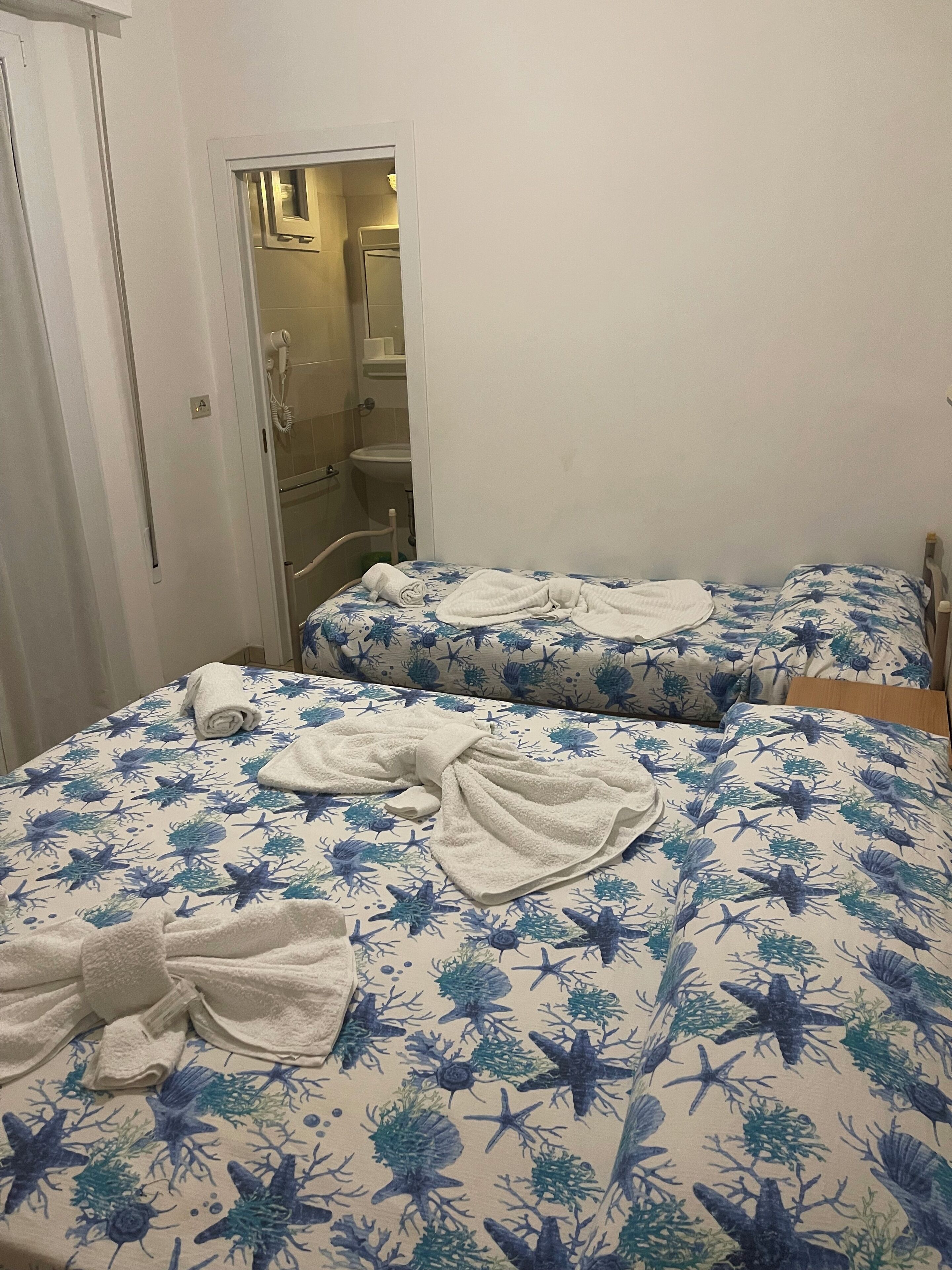 Tremannsrom, balkong | Skrivebord og wi-fi (inkludert)