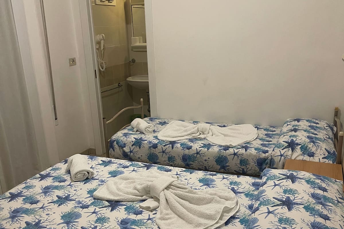 Triple Room, Balcony | Desk, free WiFi