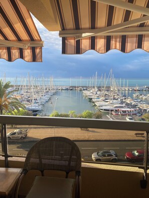 Marina - Sublime sea view apartment (Menton)