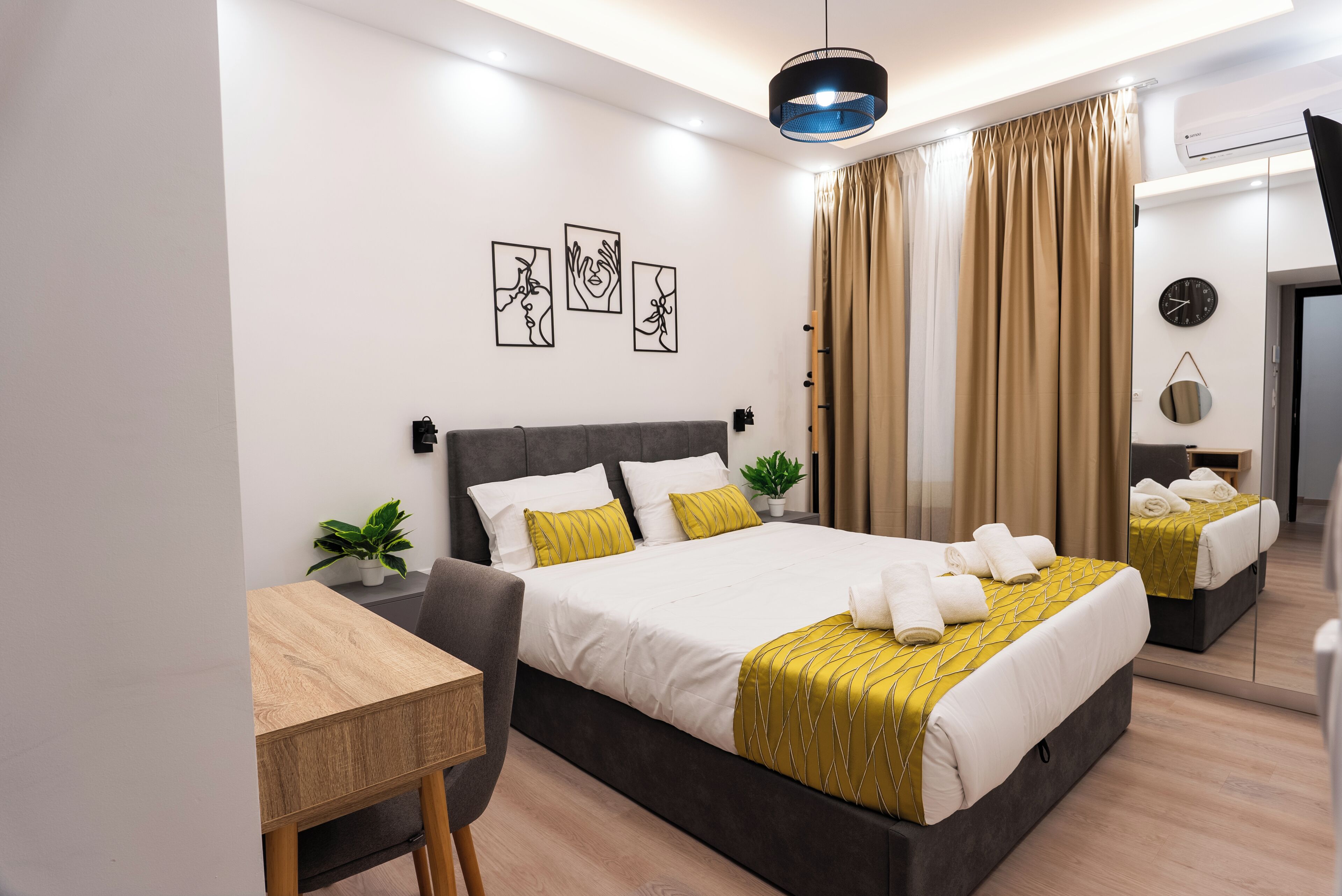 Iron/ironing board, free WiFi, bed sheets