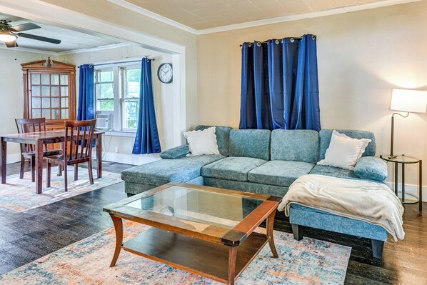 House (2 Bedrooms) | Interior