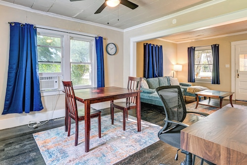 3 Mi to Dtwn Saginaw: Cozy Family Home w/ Yard!