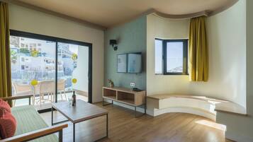 In-room safe, bed sheets
