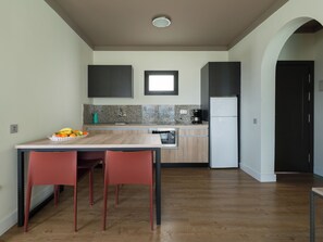 Fridge, microwave, stovetop, toaster