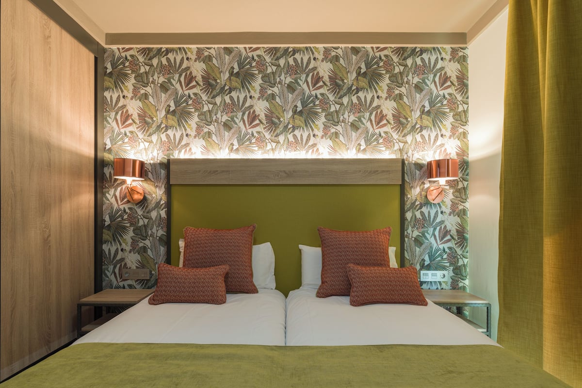 Tallelokero huoneessa, vuodevaatteet