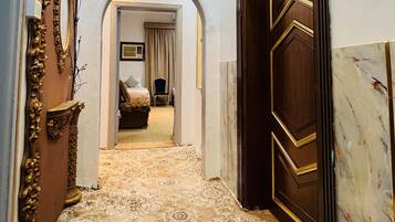 Familien-Vierbettzimmer, Stadtblick | Wohnbereich