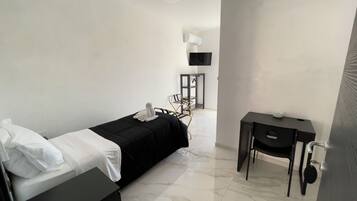 Luxury-Einzelzimmer, Balkon, Bergblick | Schreibtisch, Bügeleisen/Bügelbrett, kostenloses WLAN