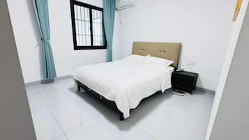 2 habitaciones, tabla de planchar con plancha, wifi y ropa de cama