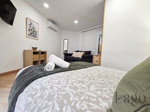 1 bedroom, iron/ironing board, travel crib, free WiFi - Studio with Wifi and A/C | Centro Sol & Gran Vía (Madrid)