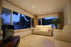 Smart-TV, Tischtennisplatte