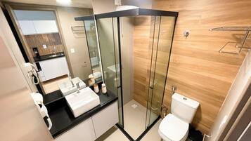 Standard-Dreibettzimmer | Badezimmer