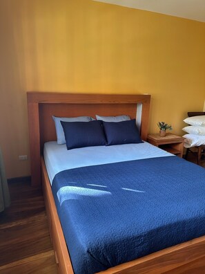Apartament familiar, pati, vistes a la piscina
