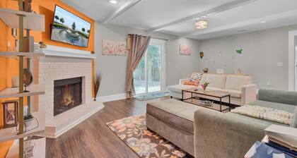 Pet Friendly 4 Bedroom Fully Fenced Backyard