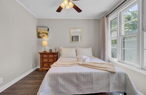 4 soverom, strykejern/-brett, wi-fi og sengetøy