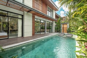 Pool - Opulent 5-Bedroom Sanctuary by Canggu Waves (Canggu)