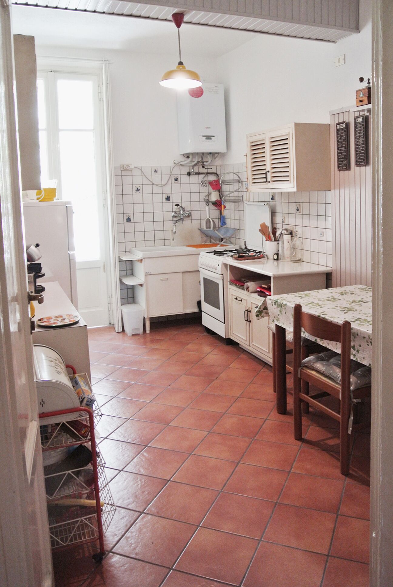 Apartment, Mountain View | Private kitchen | Fridge, oven, stovetop, cookware/dishes/utensils