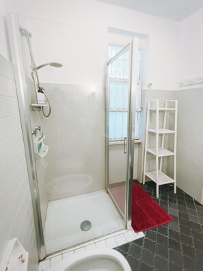 Apartment, Mountain View | Bathroom - Villa Scurati (Brunate)