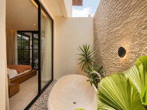 4 bedrooms, iron/ironing board, free WiFi, bed sheets - Elegant 4BR Seminyak Villa – 10min from the Shore (Kuta)