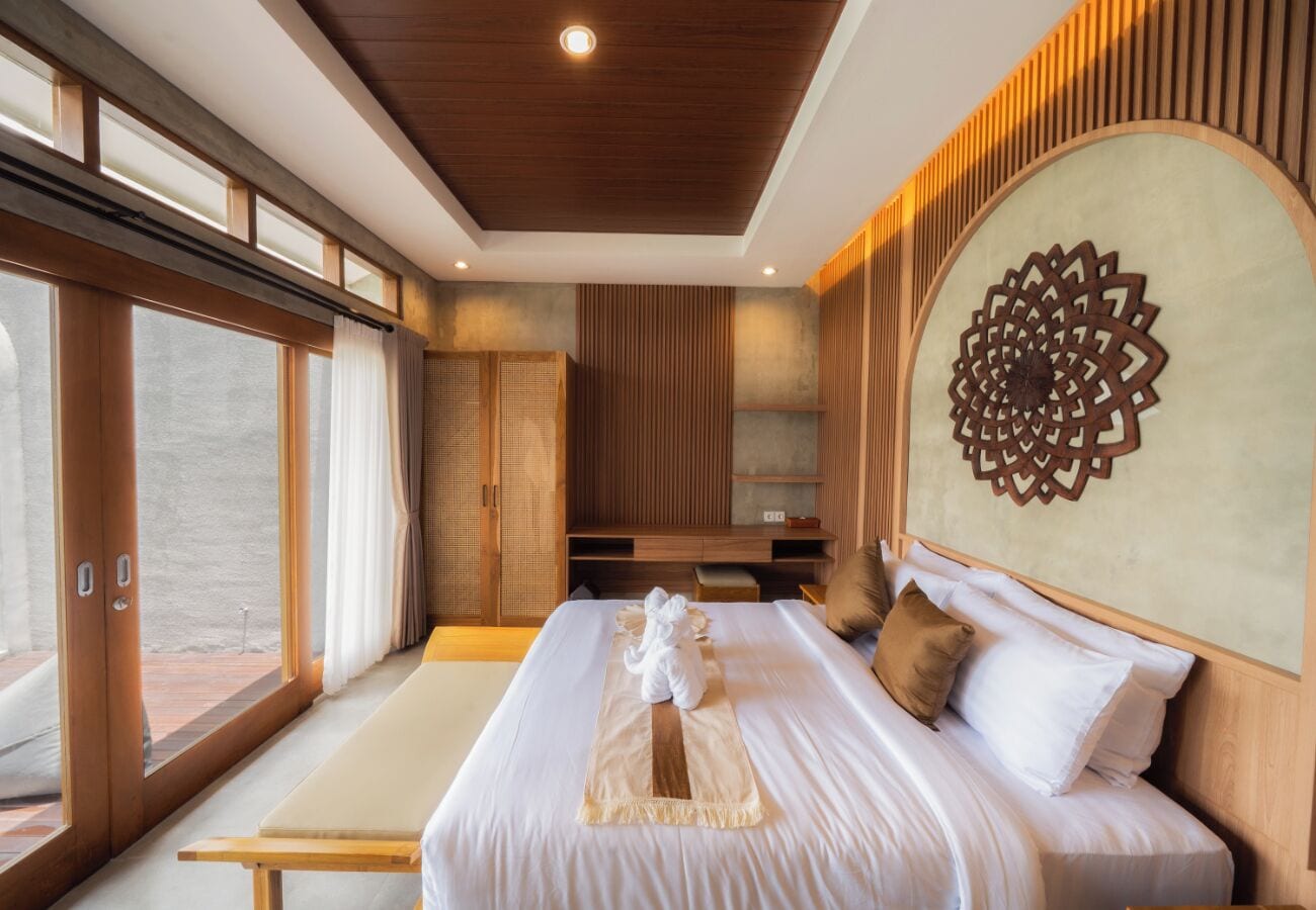 Luksussviitti, näköala uima-altaalle | Työpöytä, ilmainen Wi-Fi