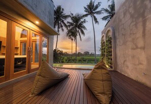 Skrivebord og wi-fi (inkludert)